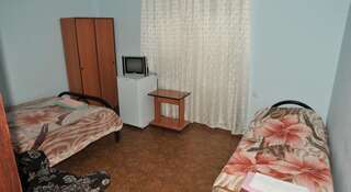 Гостиница Островок Витязево Двухместный номер эконом-класса с 2 отдельными кроватями-4